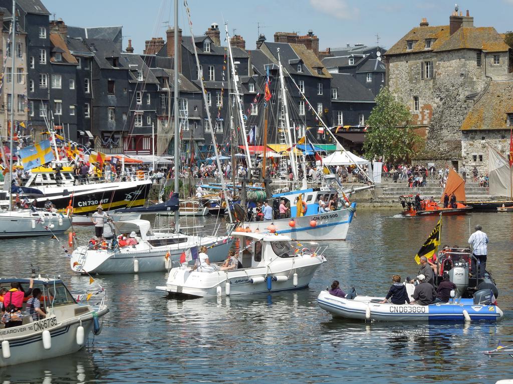 Appartement Du Port De Honfleur Exterior photo